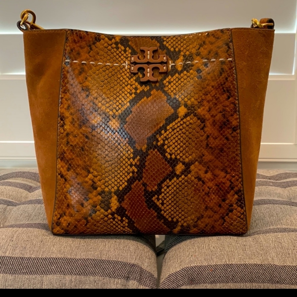 TORY BURCH MCGRAW BUCKET BAG